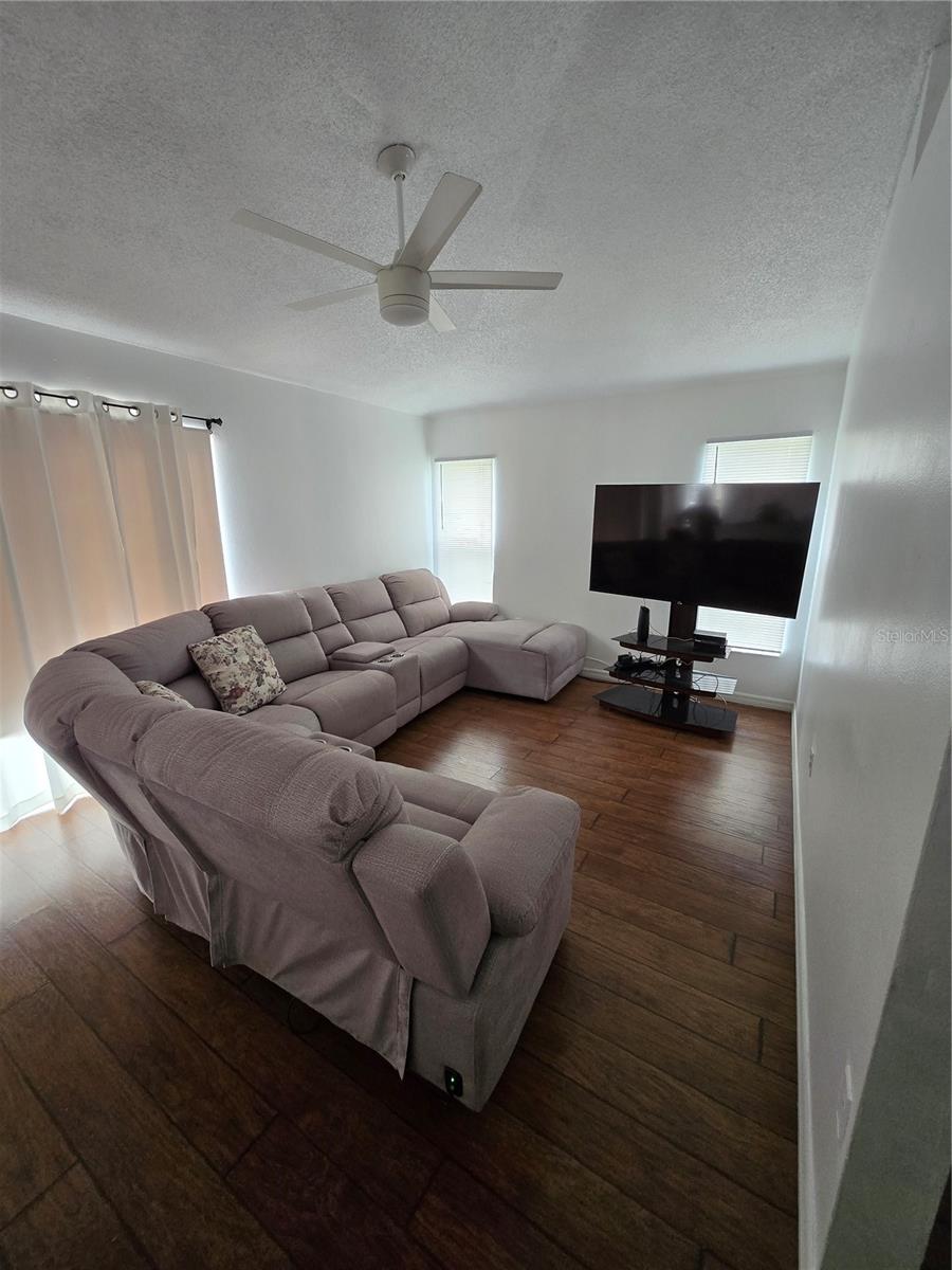 804 CARROUSEL LN, KISSIMMEE, FL — photo 9