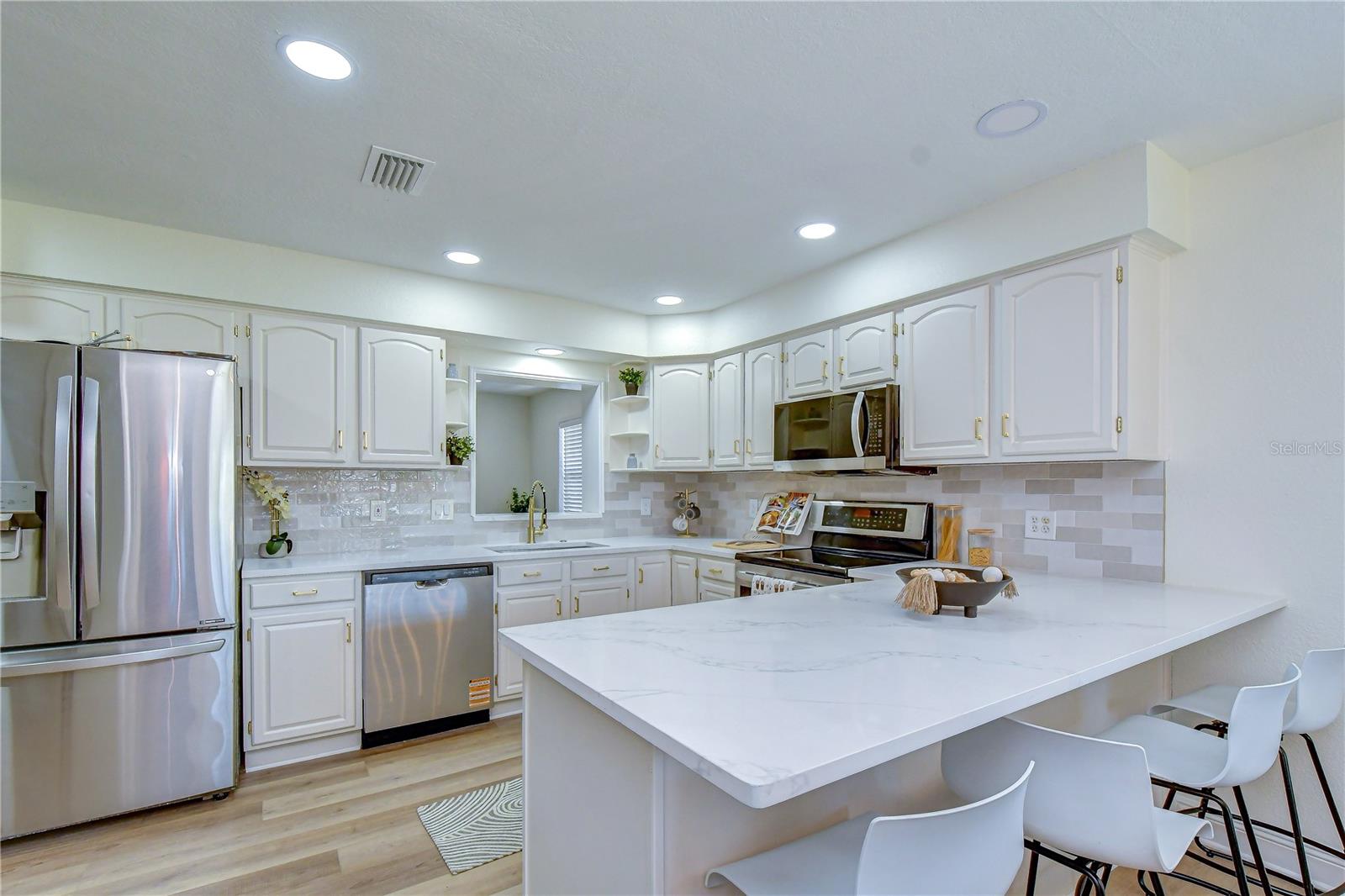 2101 W HAMILTON AVE, TAMPA, FL — photo 6