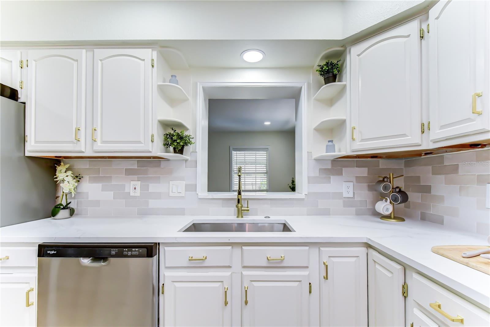 2101 W HAMILTON AVE, TAMPA, FL — photo 9