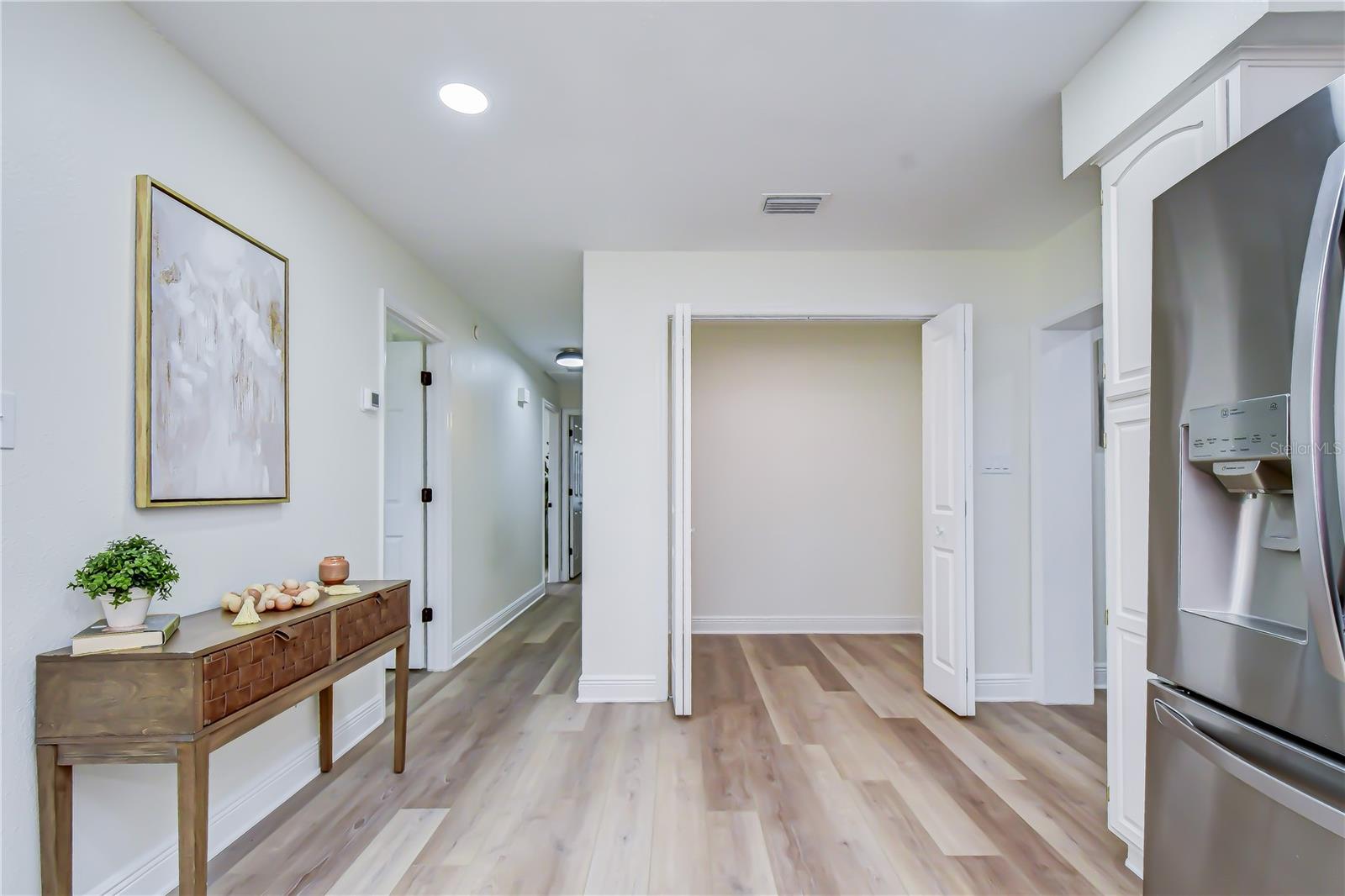 2101 W HAMILTON AVE, TAMPA, FL — photo 10