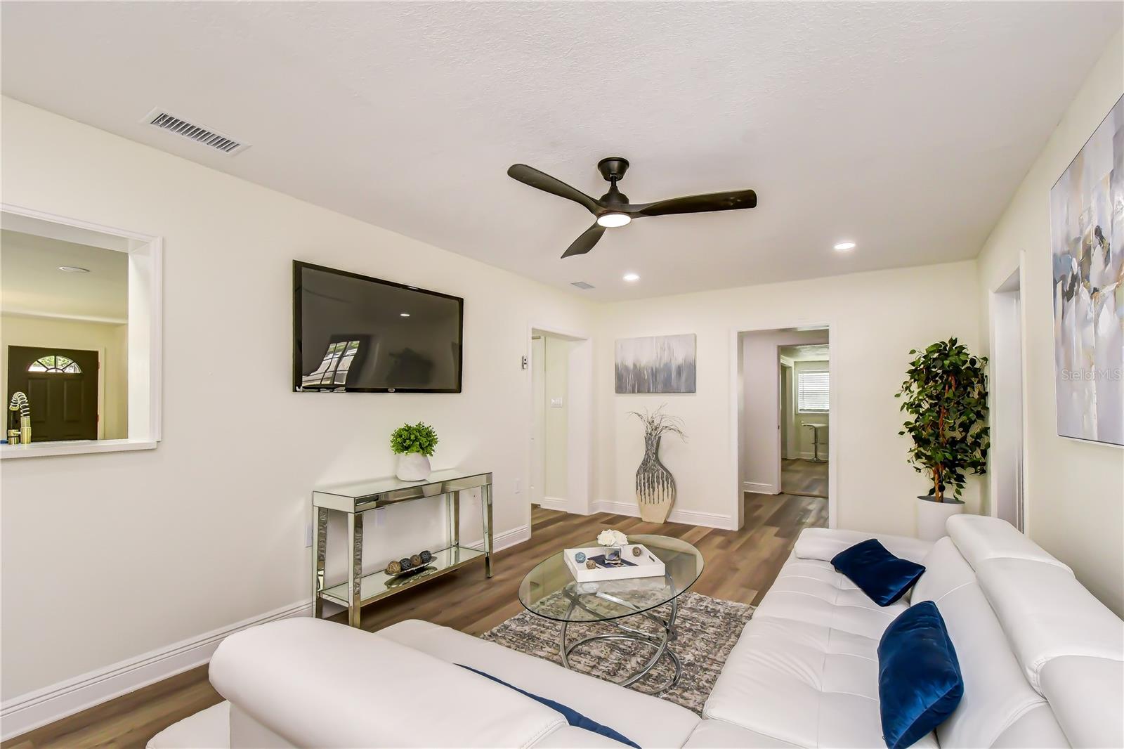 2101 W HAMILTON AVE, TAMPA, FL — photo 12