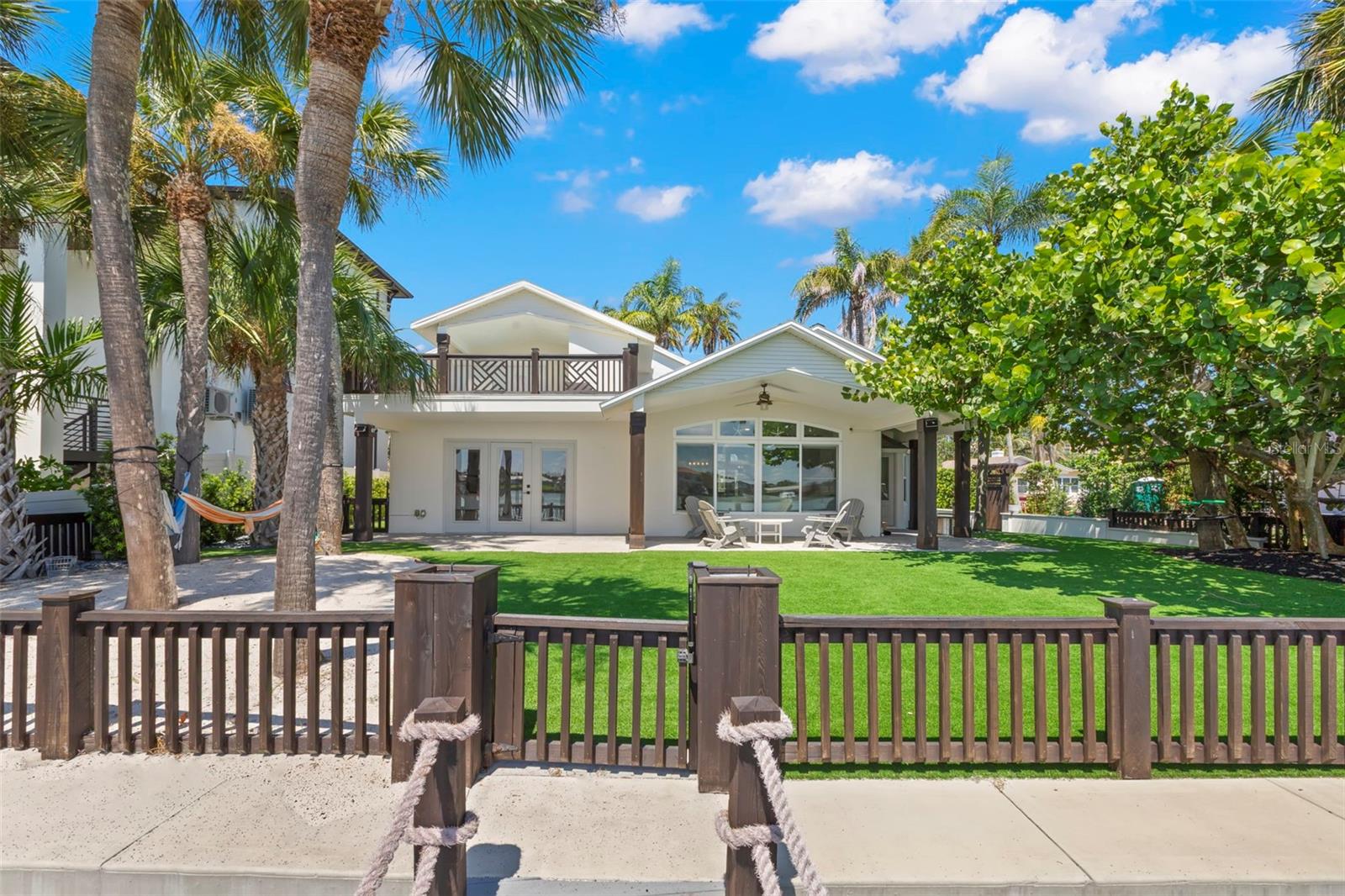 819 BAY ESPLANADE, CLEARWATER BEACH, FL — photo 12
