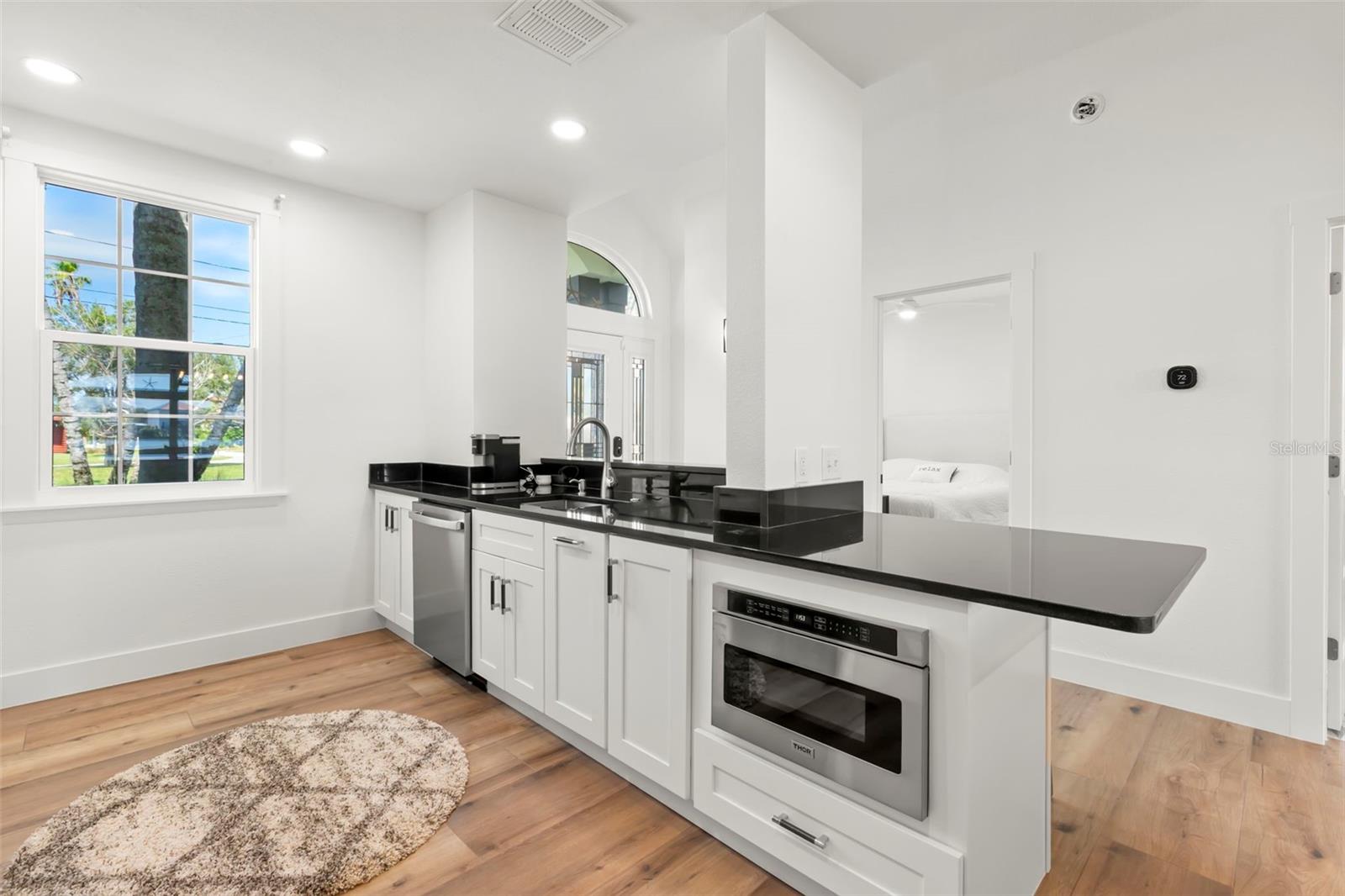 819 BAY ESPLANADE, CLEARWATER BEACH, FL — photo 17