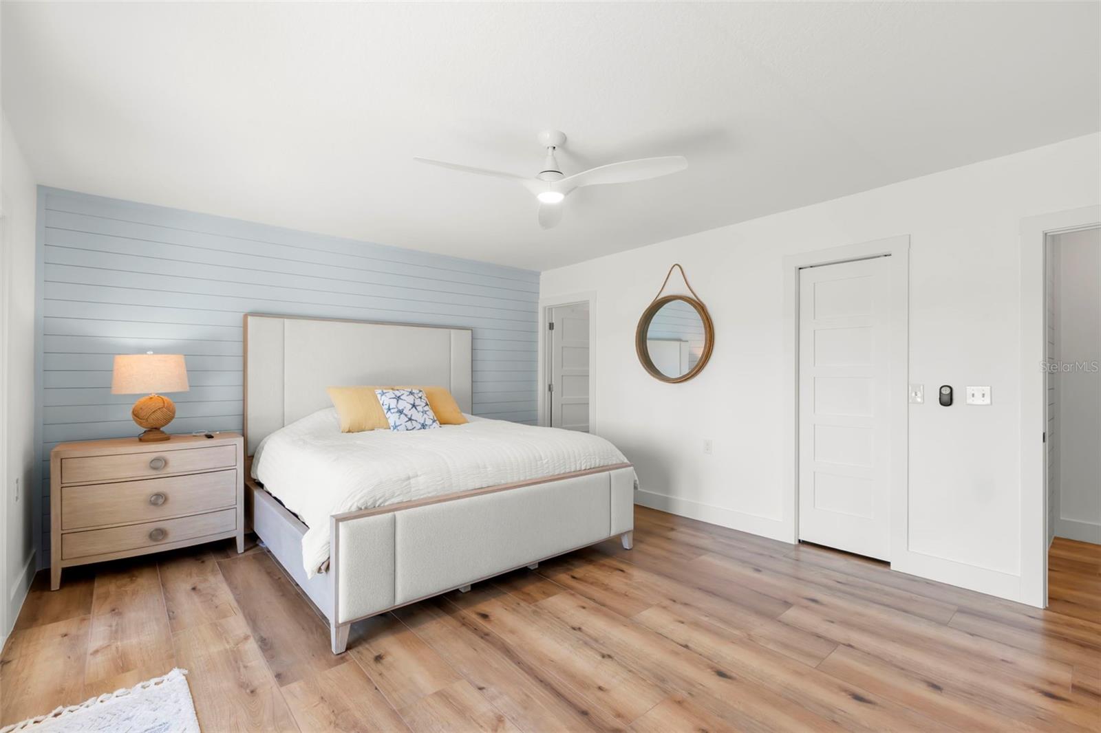 819 BAY ESPLANADE, CLEARWATER BEACH, FL — photo 39