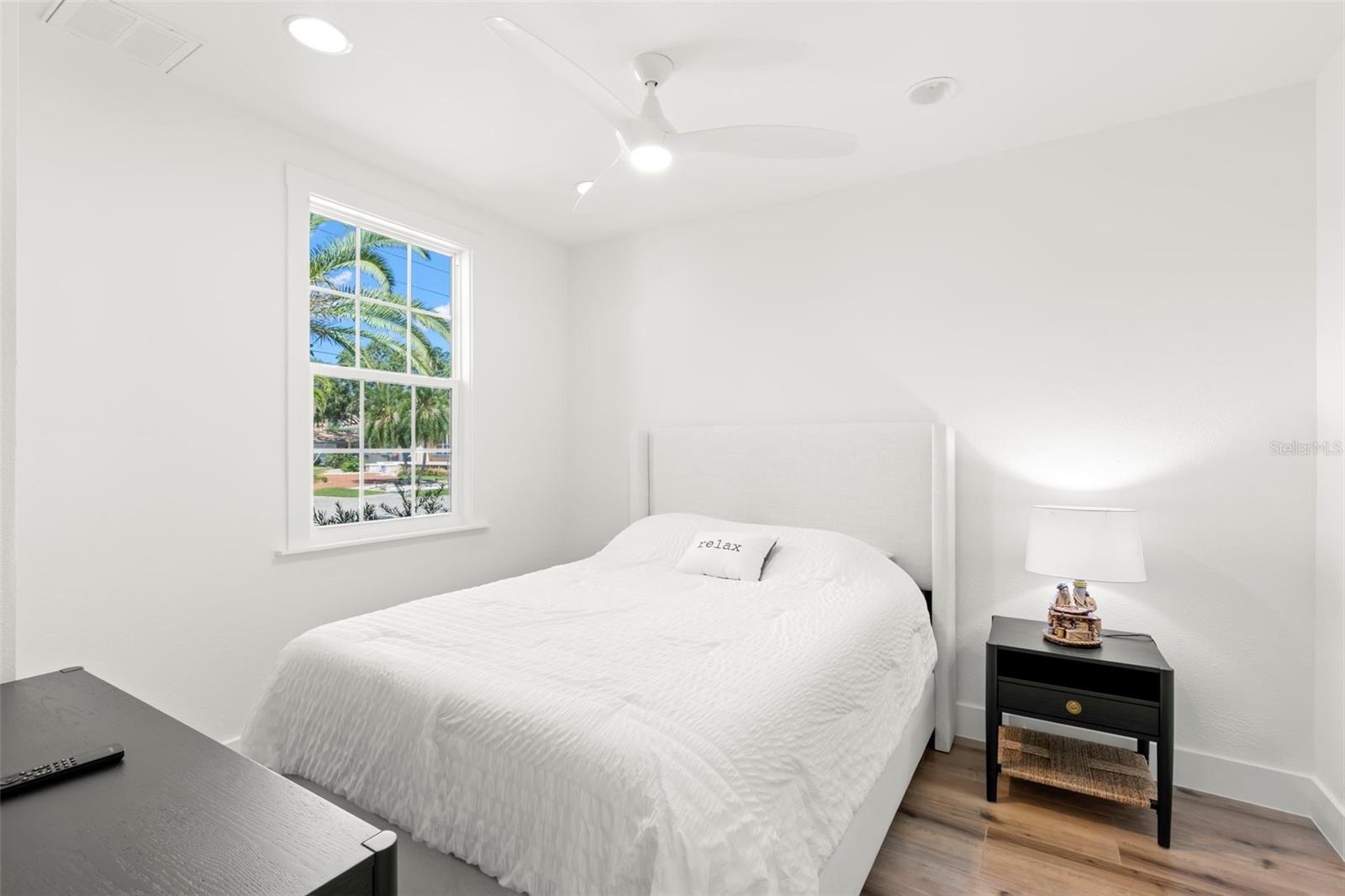 819 BAY ESPLANADE, CLEARWATER BEACH, FL — photo 41
