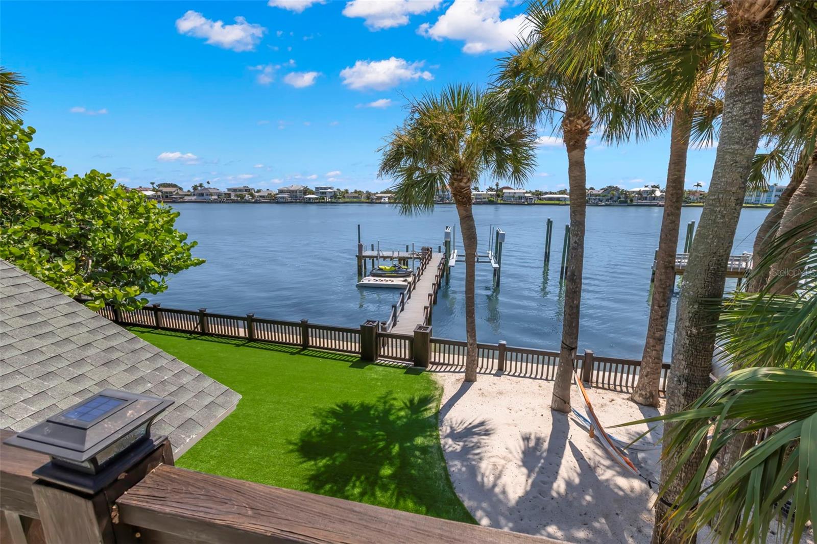 819 BAY ESPLANADE, CLEARWATER BEACH, FL — photo 54