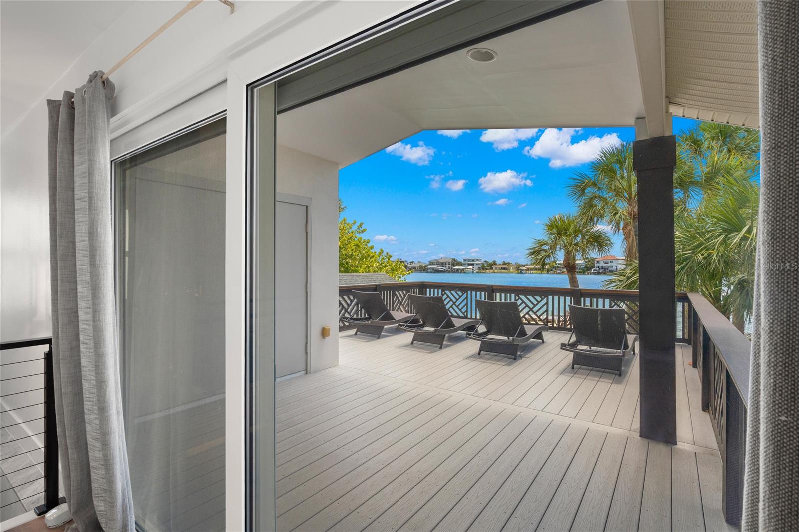 819 BAY ESPLANADE, CLEARWATER BEACH, FL — photo 58