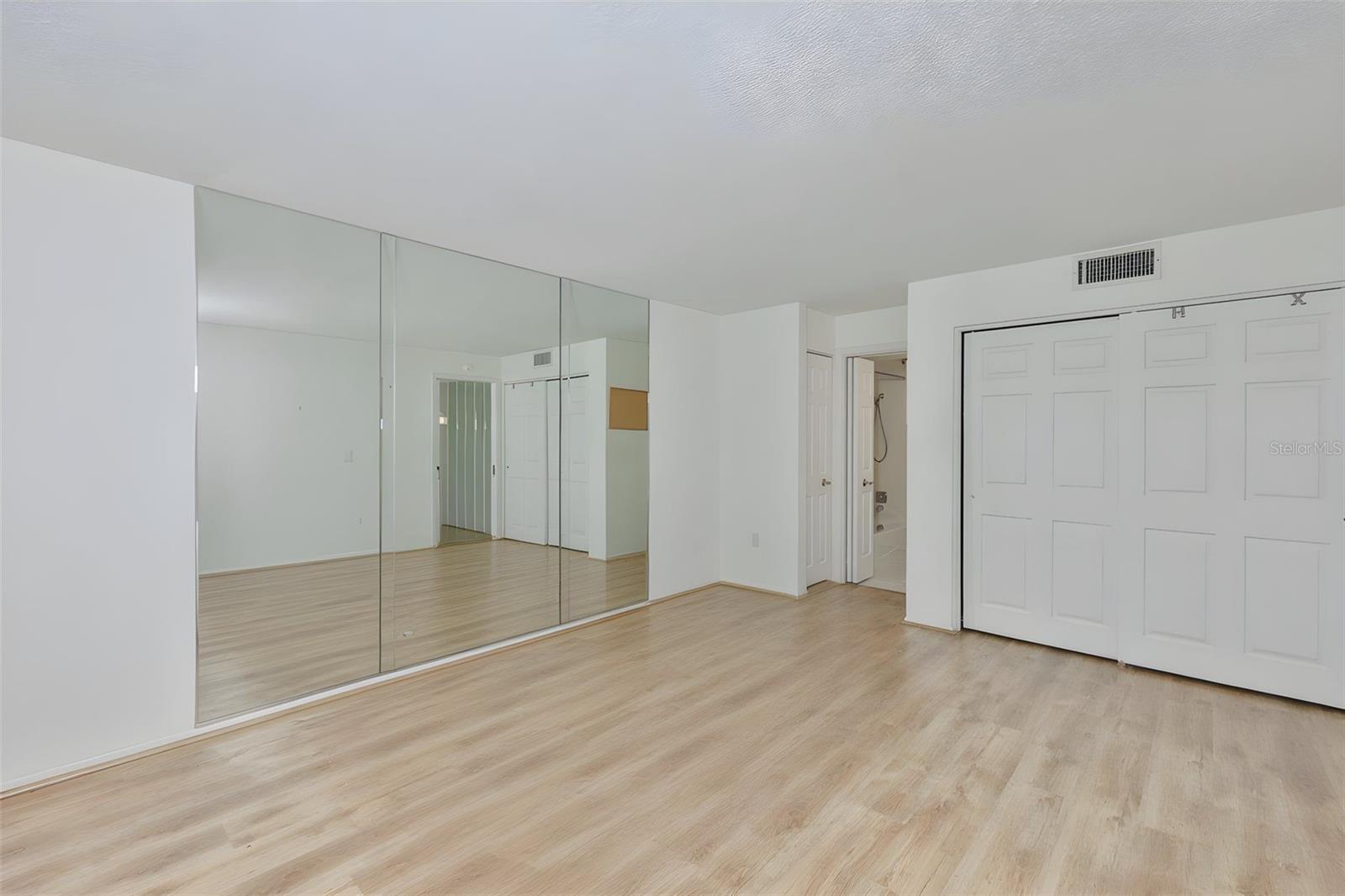 647 WOODLAWN DR #647, BRADENTON, FL — photo 13