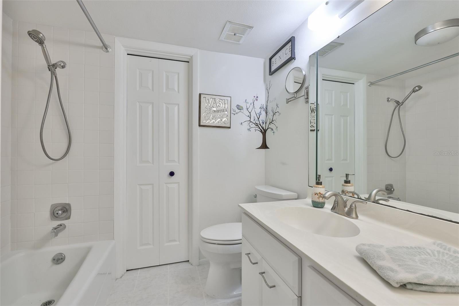 647 WOODLAWN DR #647, BRADENTON, FL — photo 17