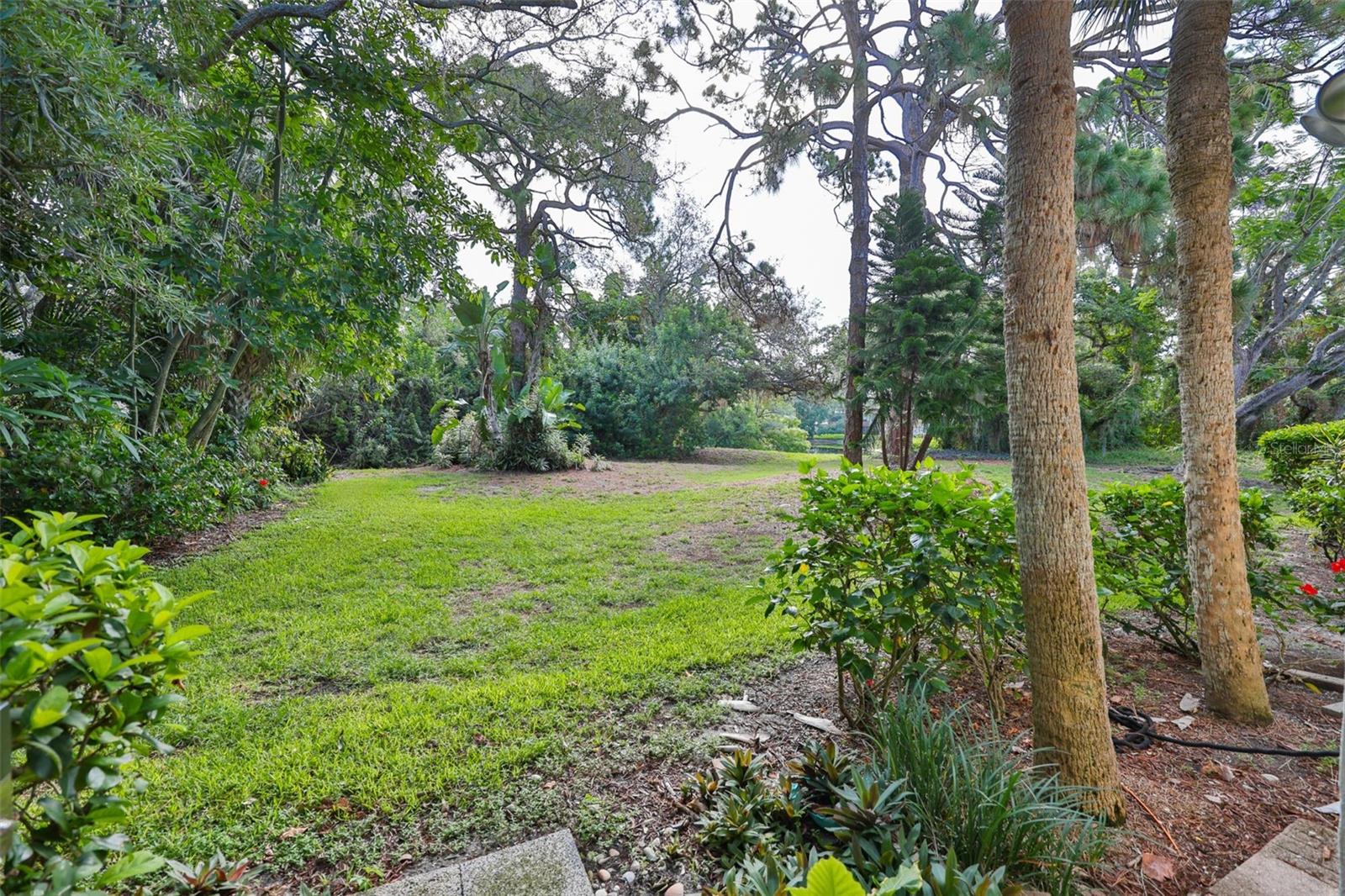 647 WOODLAWN DR #647, BRADENTON, FL — photo 27