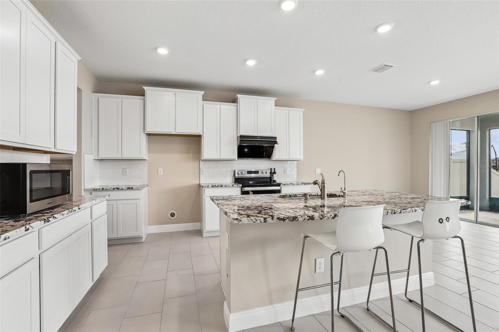 327 MANGROVE MANOR DR, APOLLO BEACH, FL — photo 7