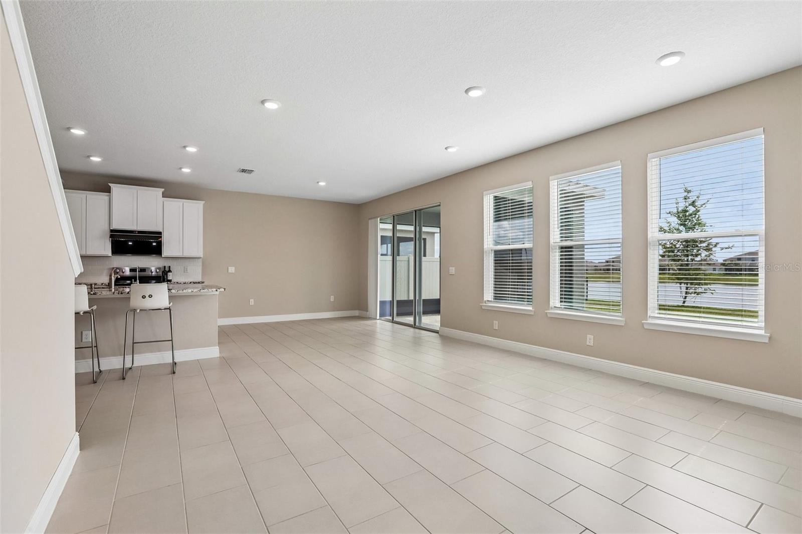 327 MANGROVE MANOR DR, APOLLO BEACH, FL — photo 10