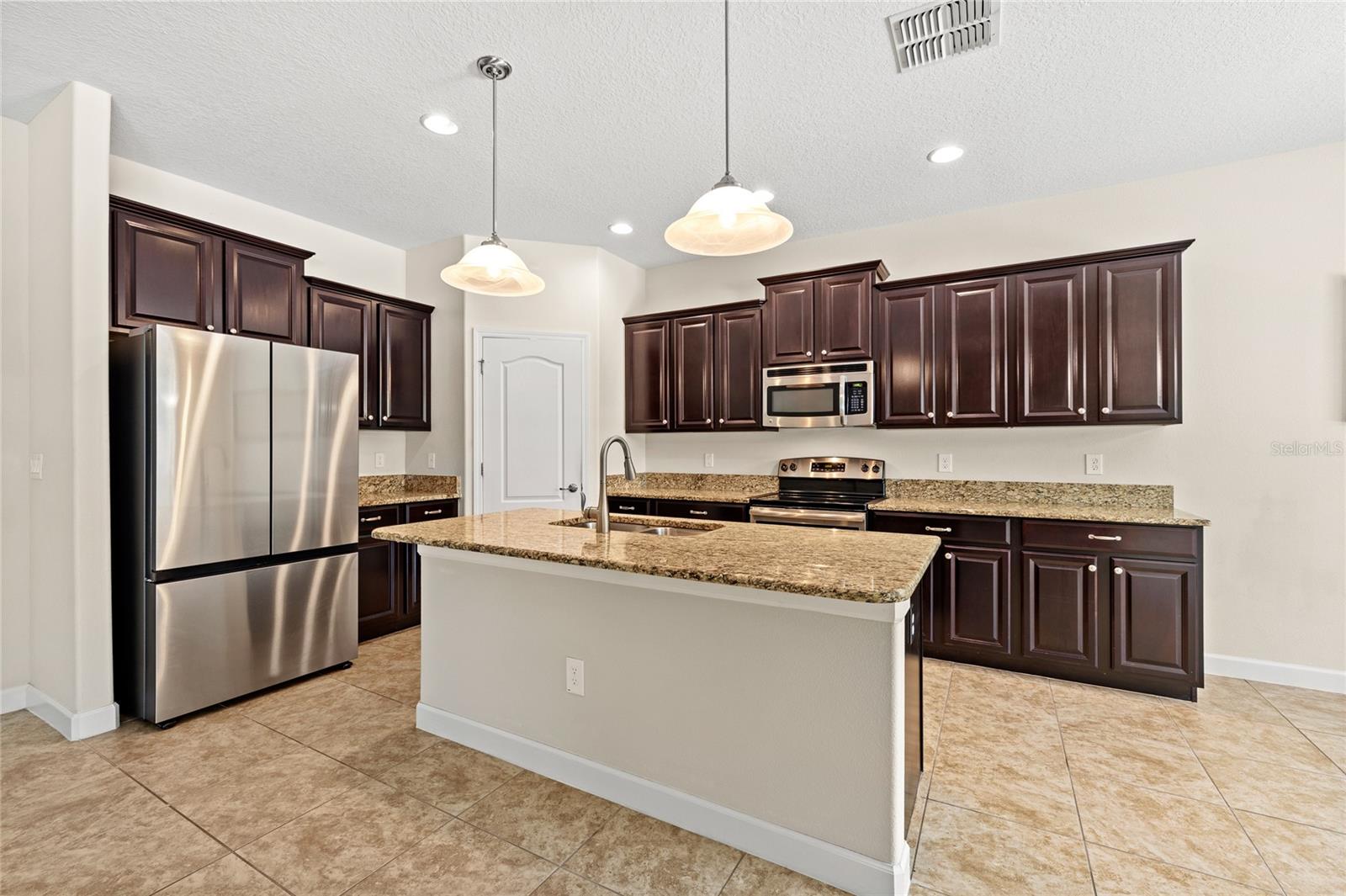 2892 SPRING BREEZE WAY, KISSIMMEE, FL — photo 7