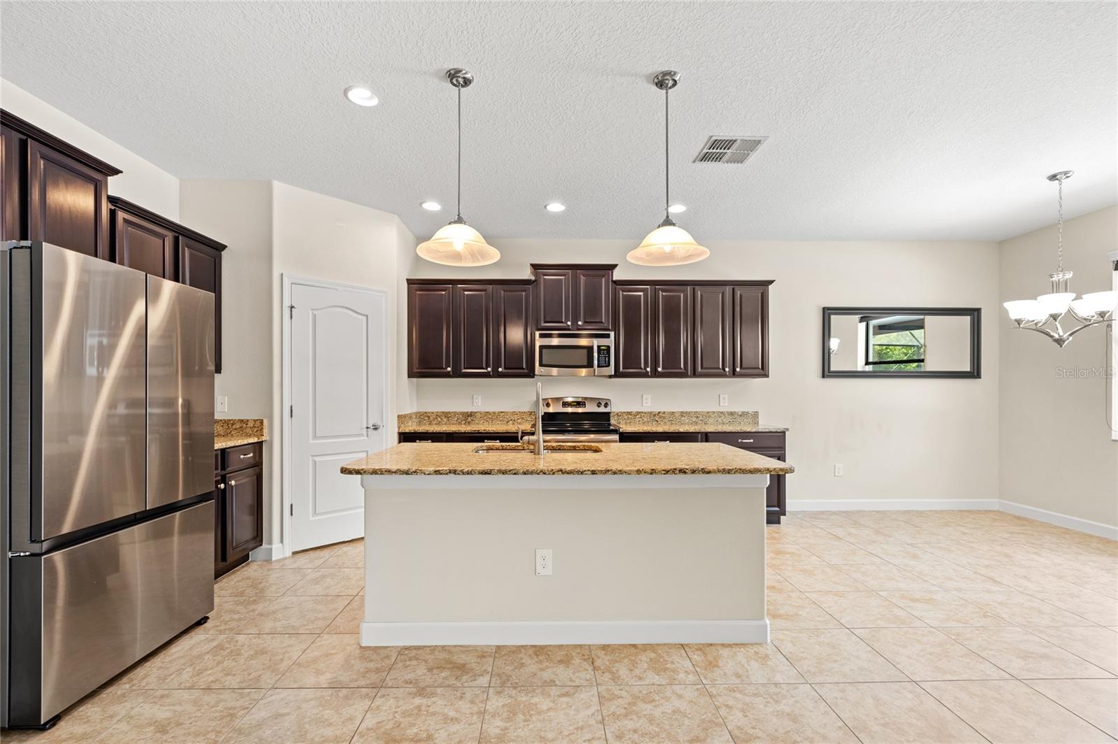 2892 SPRING BREEZE WAY, KISSIMMEE, FL — photo 8