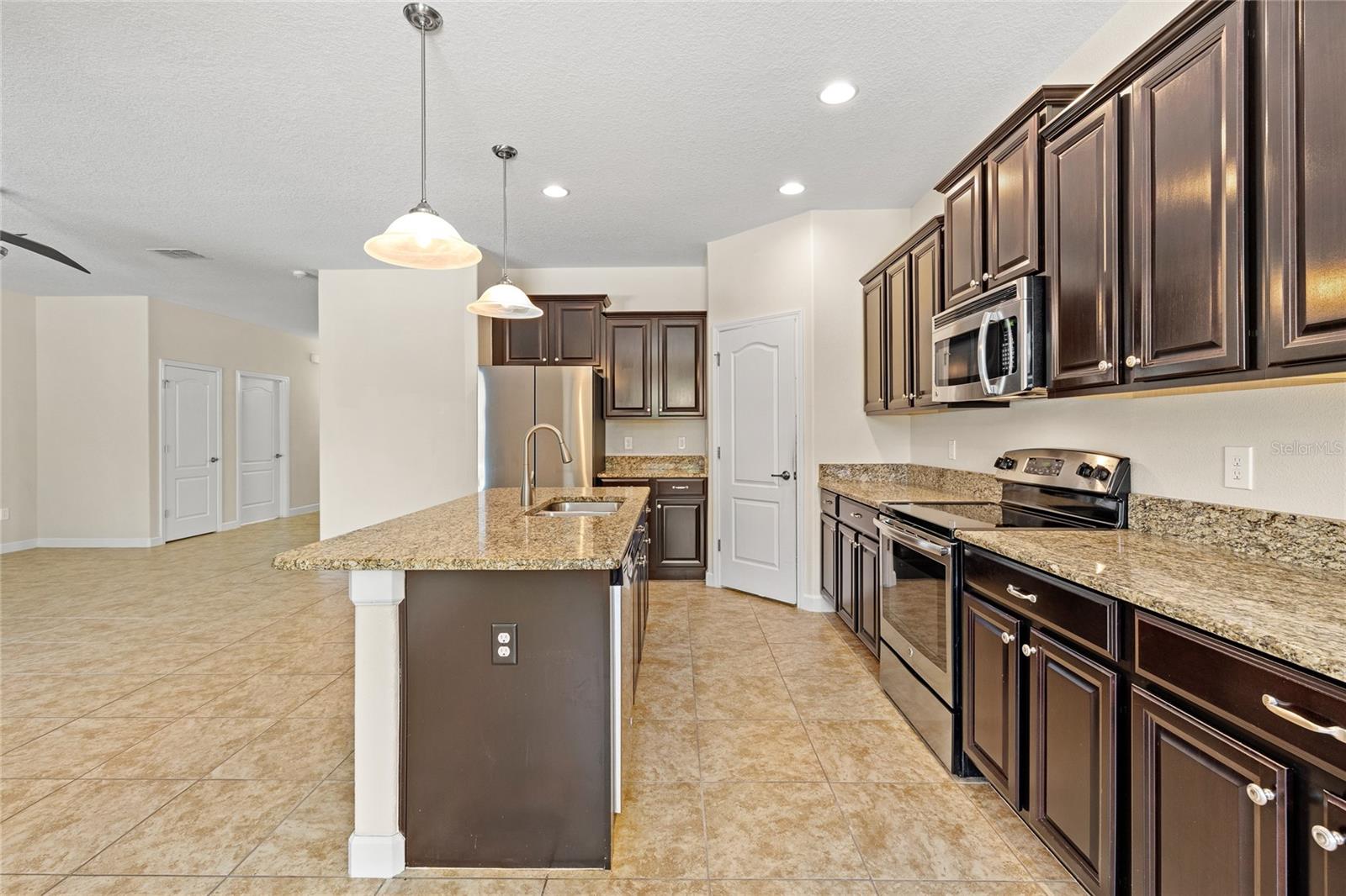 2892 SPRING BREEZE WAY, KISSIMMEE, FL — photo 10
