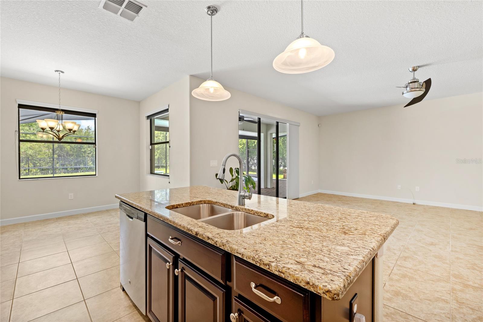 2892 SPRING BREEZE WAY, KISSIMMEE, FL — photo 11