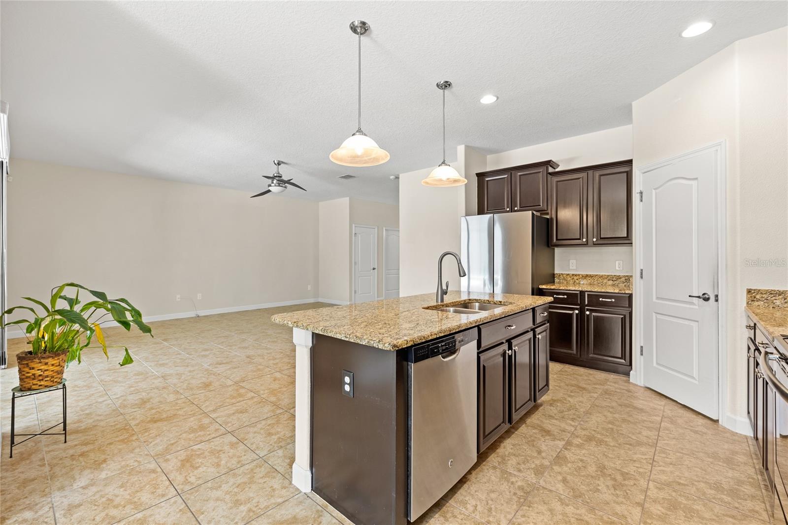 2892 SPRING BREEZE WAY, KISSIMMEE, FL — photo 14