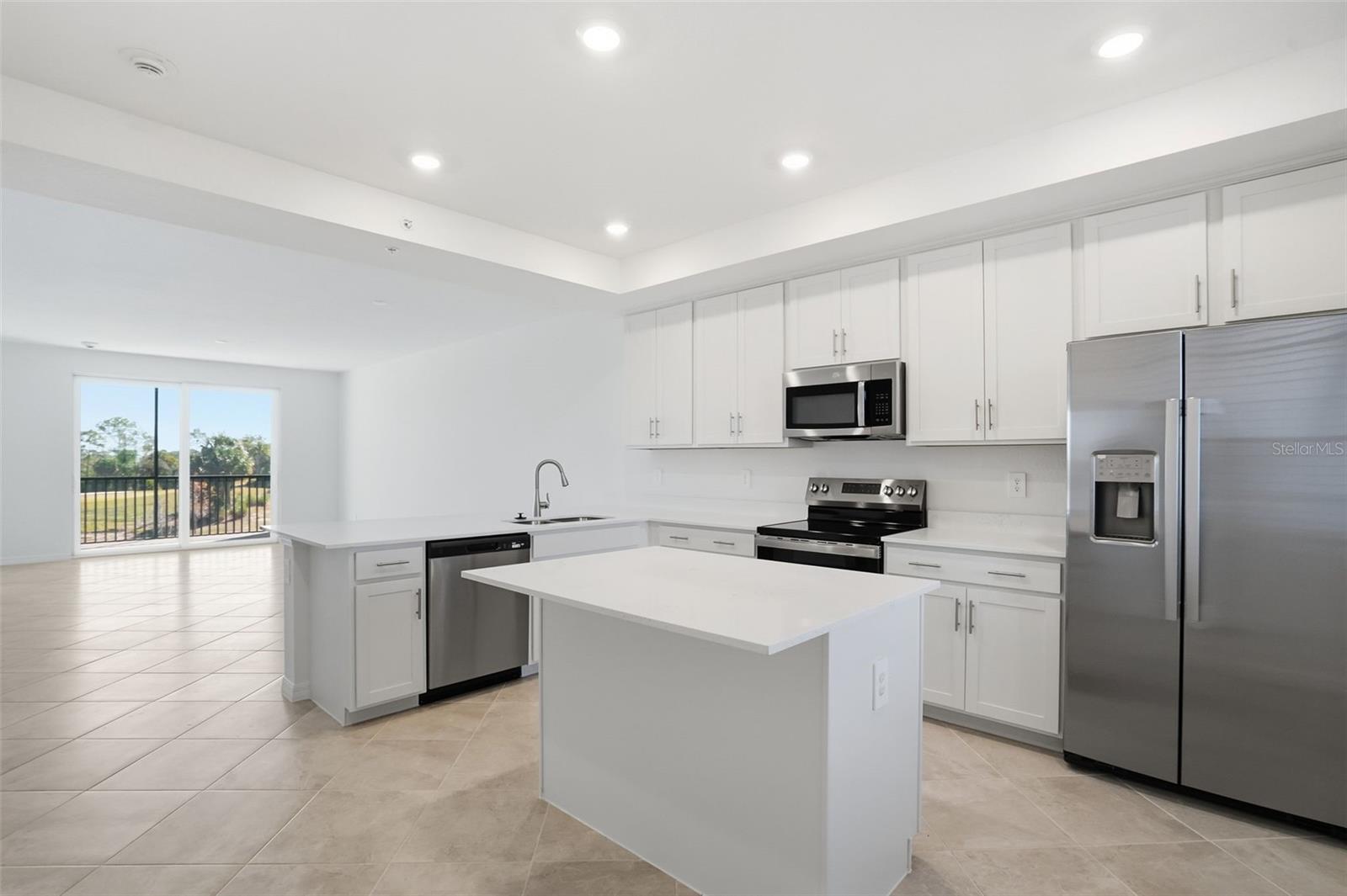 19110 SCALLOP LOOP #204, LAKEWOOD RANCH, FL — photo 2