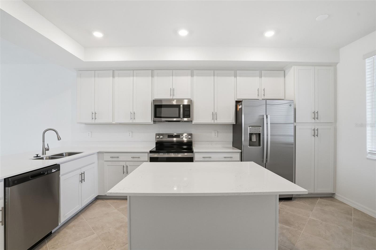 19110 SCALLOP LOOP #204, LAKEWOOD RANCH, FL — photo 3