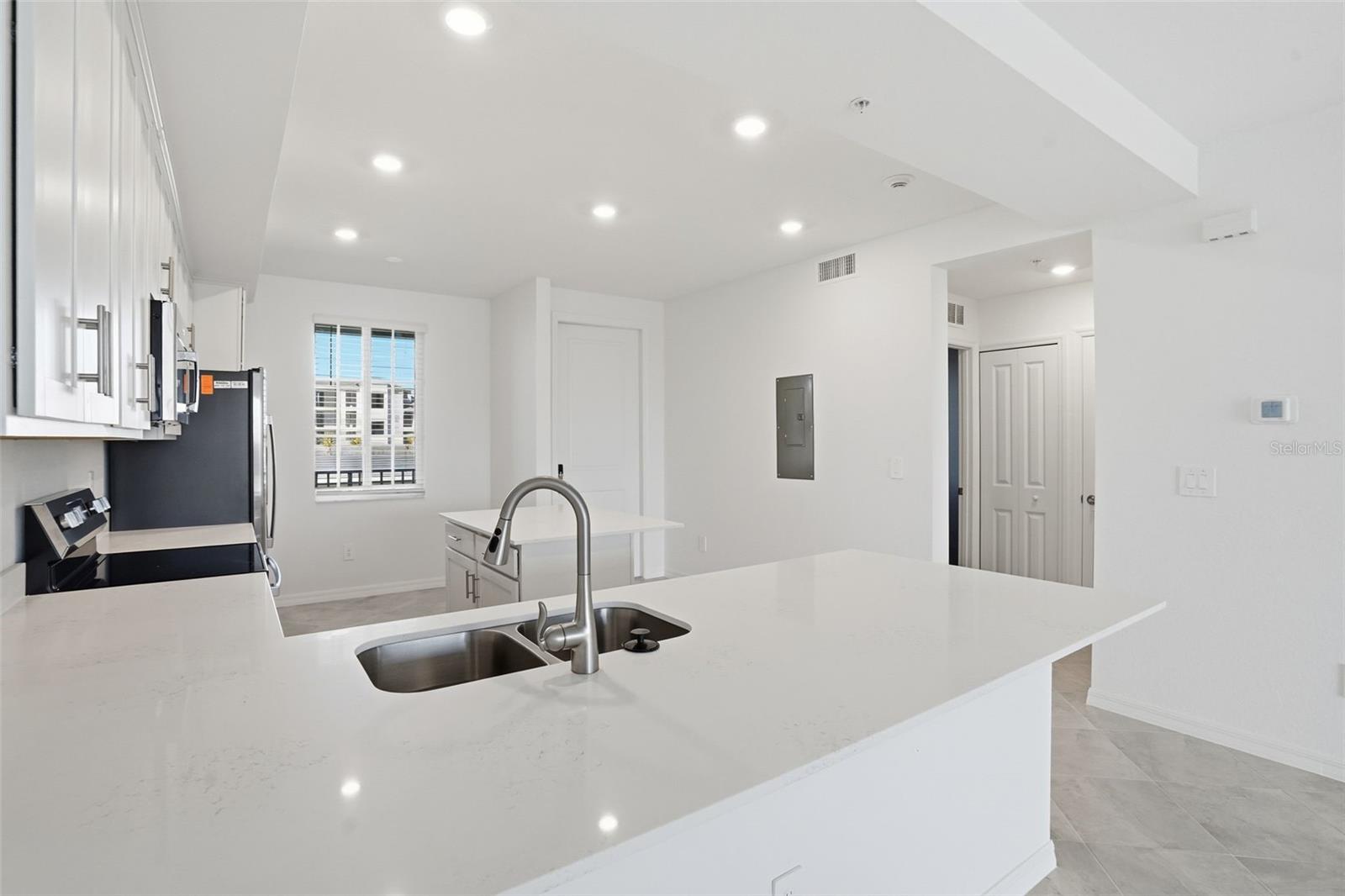 19110 SCALLOP LOOP #204, LAKEWOOD RANCH, FL — photo 5