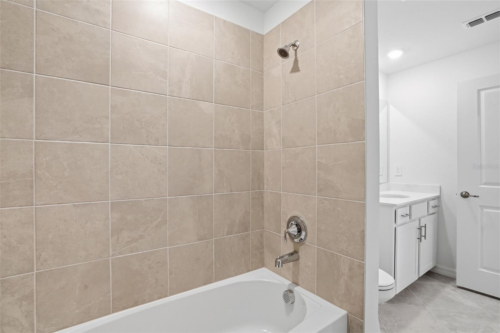 19110 SCALLOP LOOP #204, LAKEWOOD RANCH, FL — photo 17