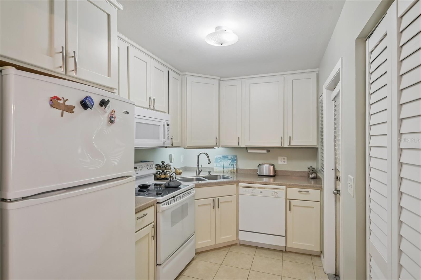 390 301 BLVD W #4D, BRADENTON, FL — photo 12