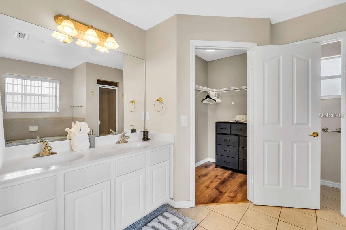 241 VISTA LOOP, DAVENPORT, FL — photo 12