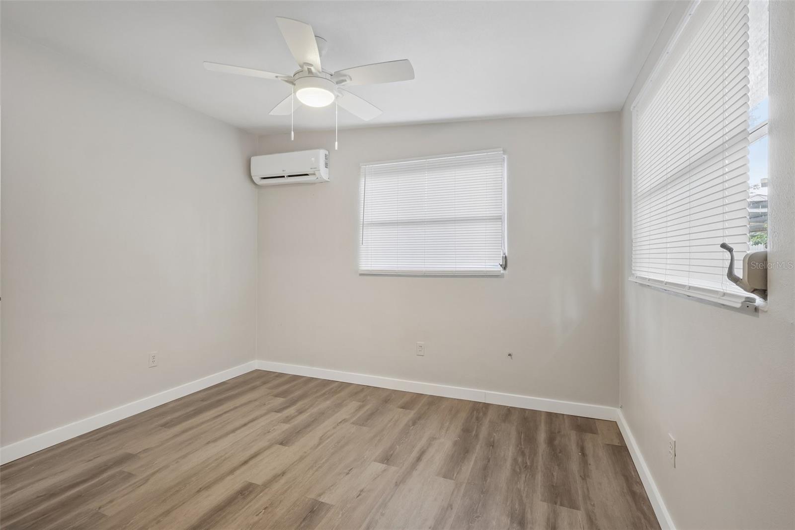 2117 BARCELONA DR, CLEARWATER, FL — photo 18