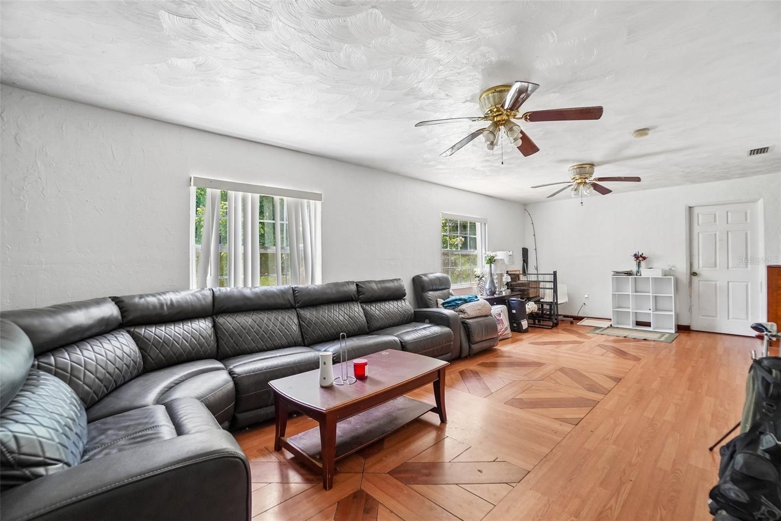 3211 30TH ST N, ST PETERSBURG, FL — photo 3