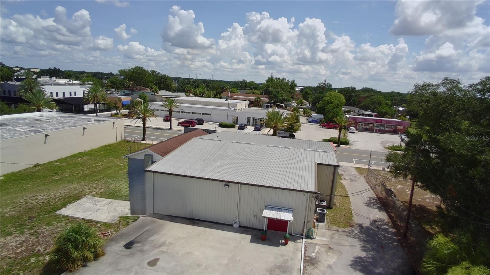 208 E LAKE AVE, AUBURNDALE, FL — photo 23