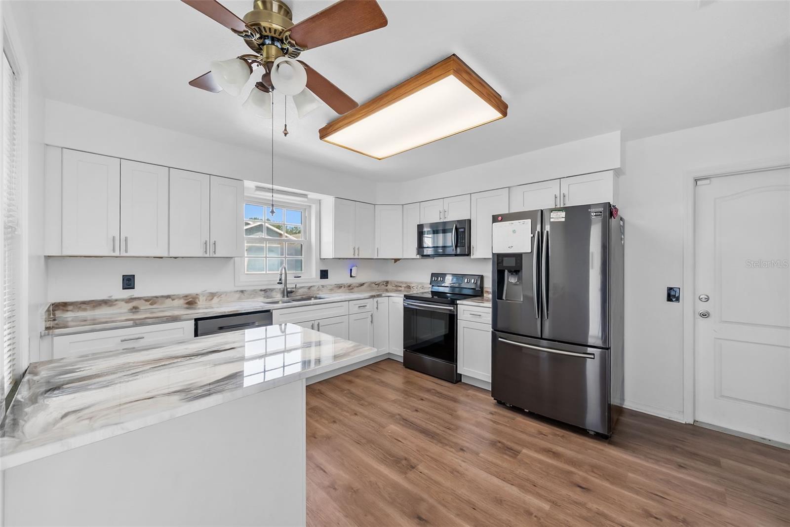 37420 TEABERRY LOOP, ZEPHYRHILLS, FL — photo 13