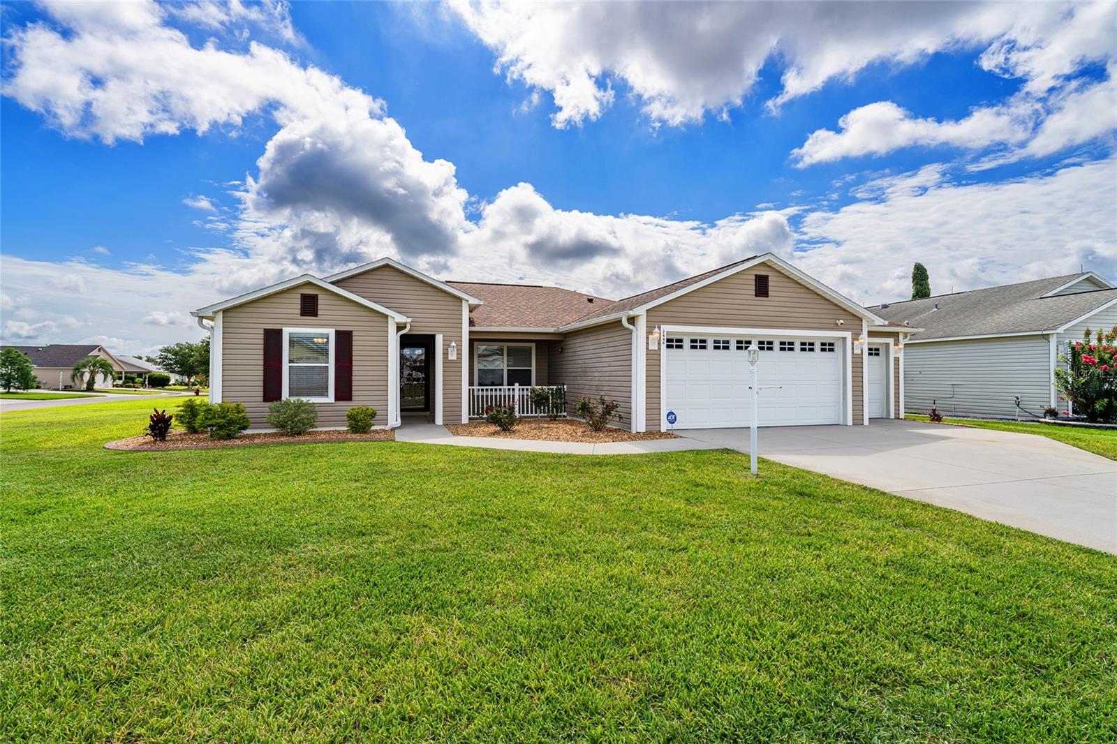 2446 HOPESPRING LOOP, THE VILLAGES, FL — photo 3