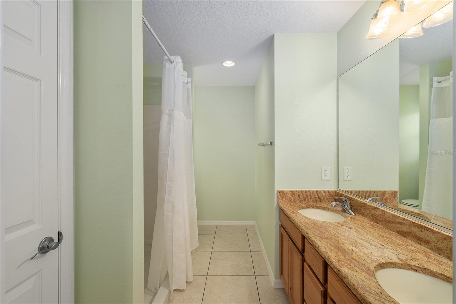 2446 HOPESPRING LOOP, THE VILLAGES, FL — photo 21