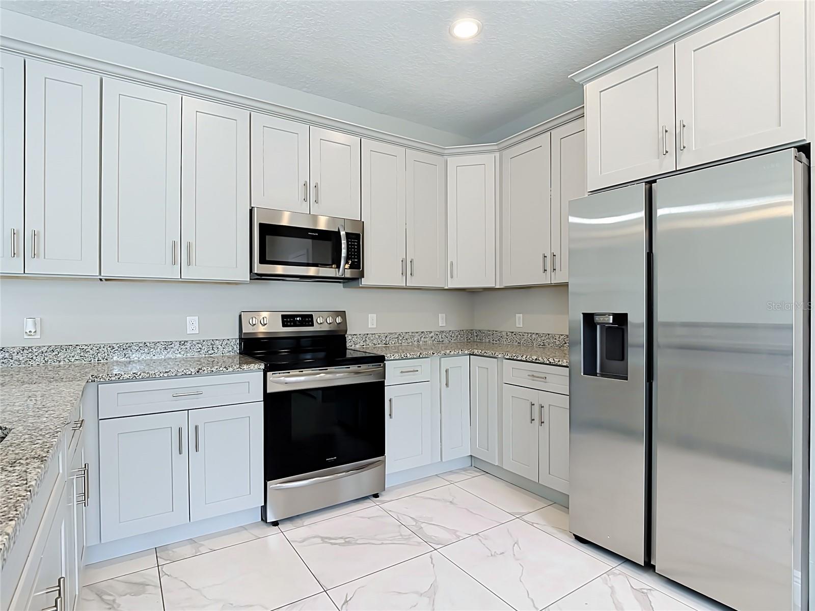 106 OAK CIR, POINCIANA, FL — photo 12