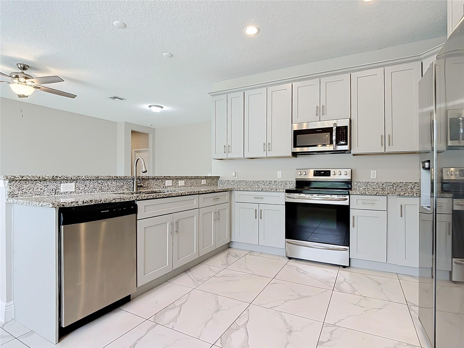 106 OAK CIR, POINCIANA, FL — photo 13