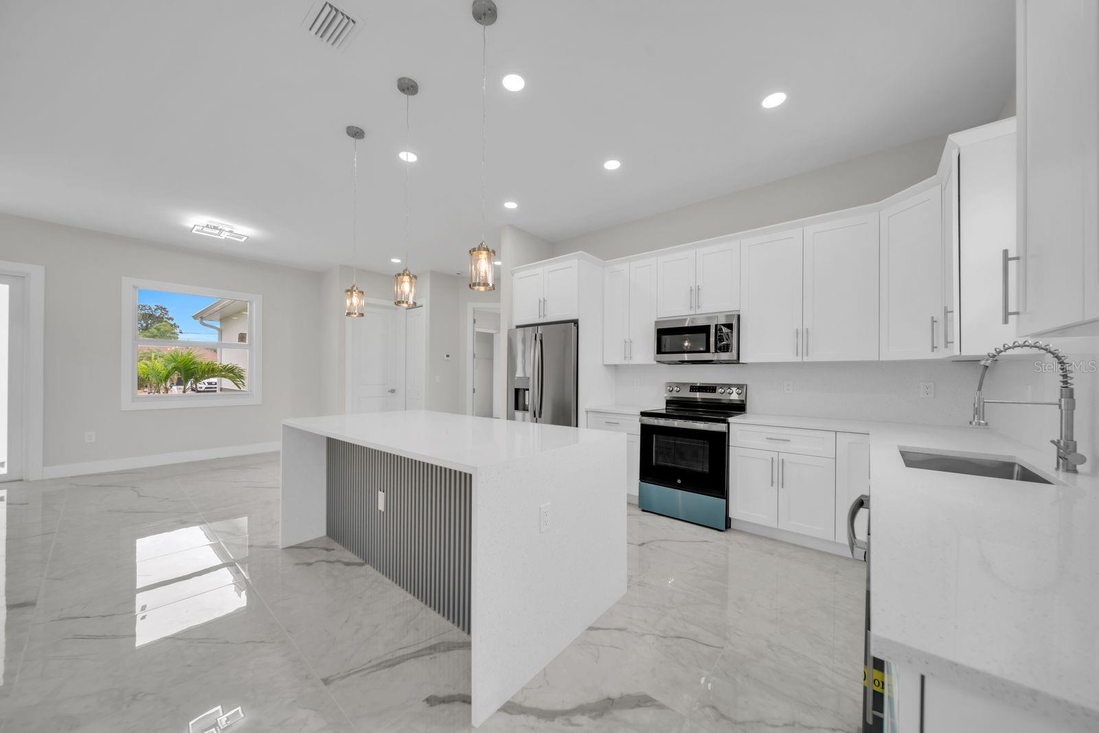 2715 10TH ST W, LEHIGH ACRES, FL — photo 8