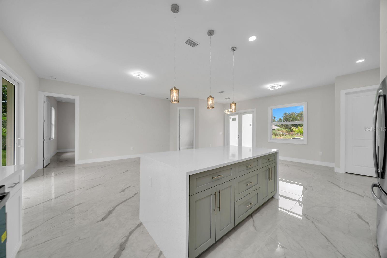 2715 10TH ST W, LEHIGH ACRES, FL — photo 10