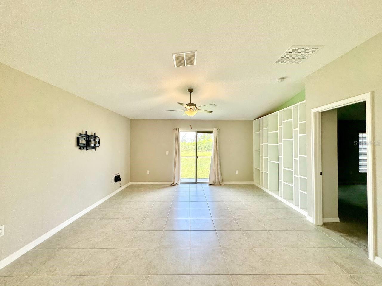 7025 KING CREEK DR, SUN CITY CENTER, FL — photo 5