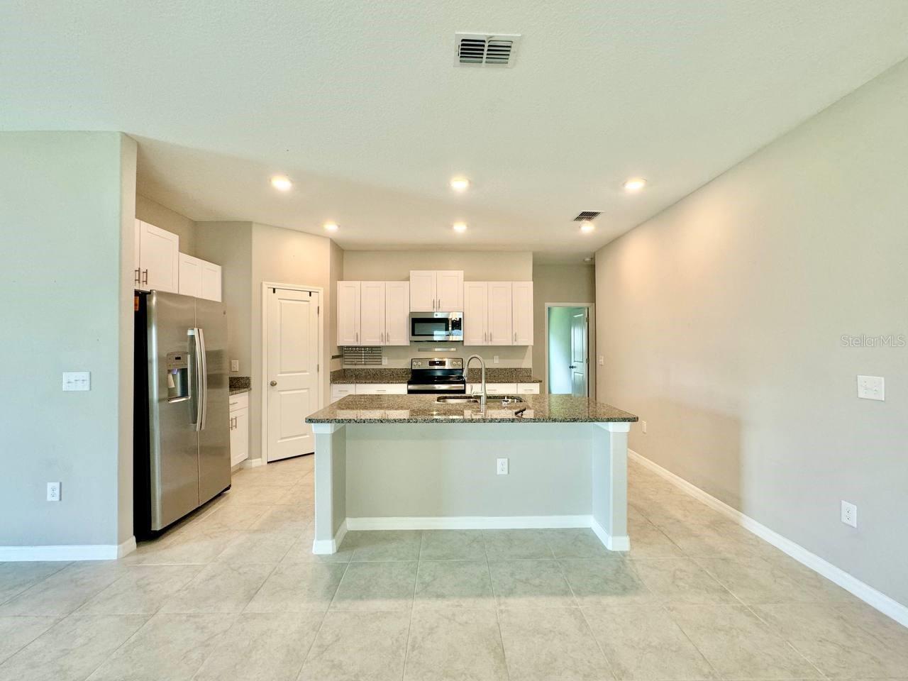 7025 KING CREEK DR, SUN CITY CENTER, FL — photo 6