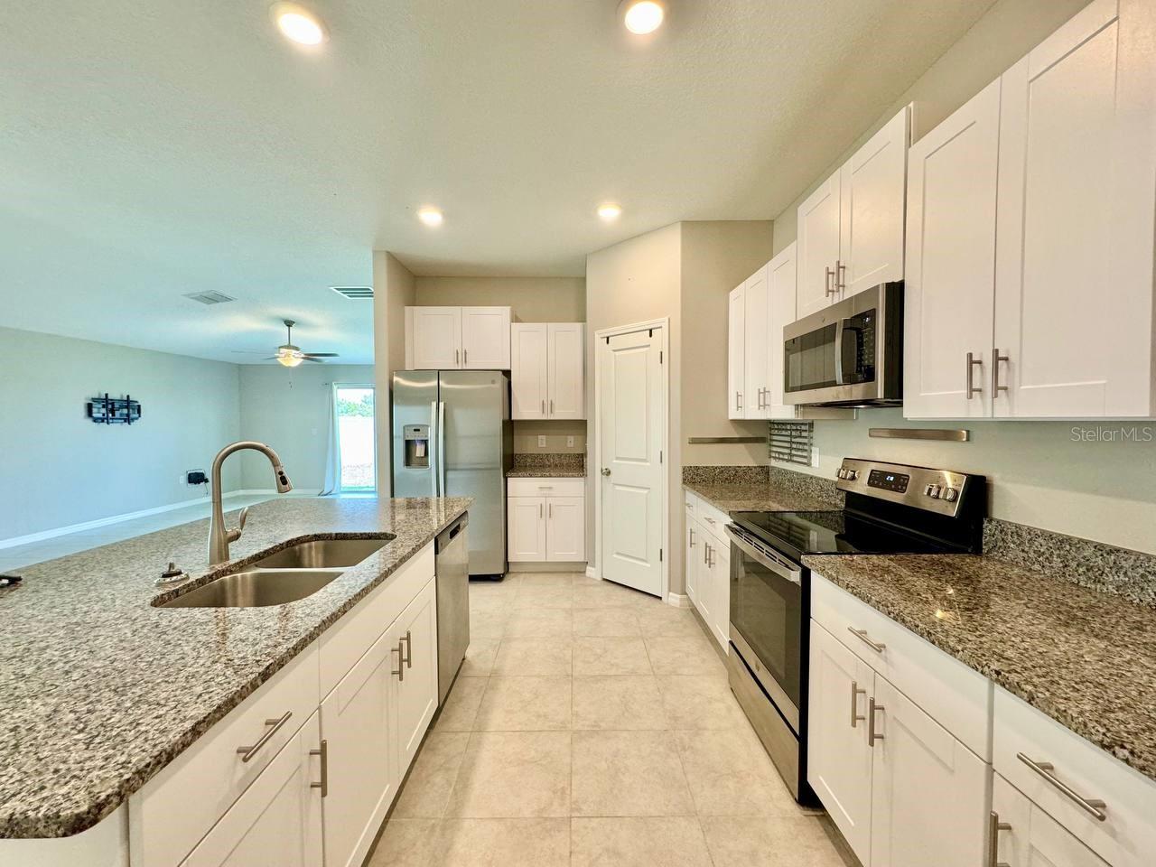 7025 KING CREEK DR, SUN CITY CENTER, FL — photo 8