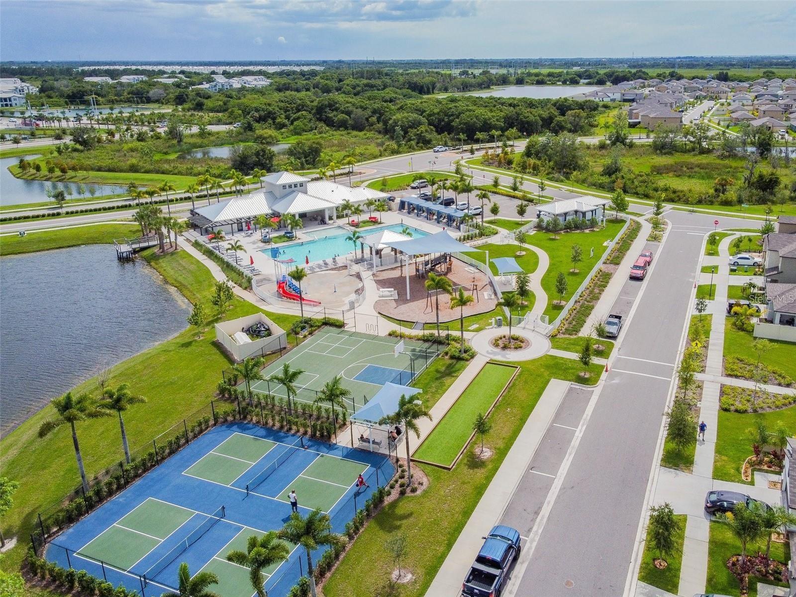7025 KING CREEK DR, SUN CITY CENTER, FL — photo 32