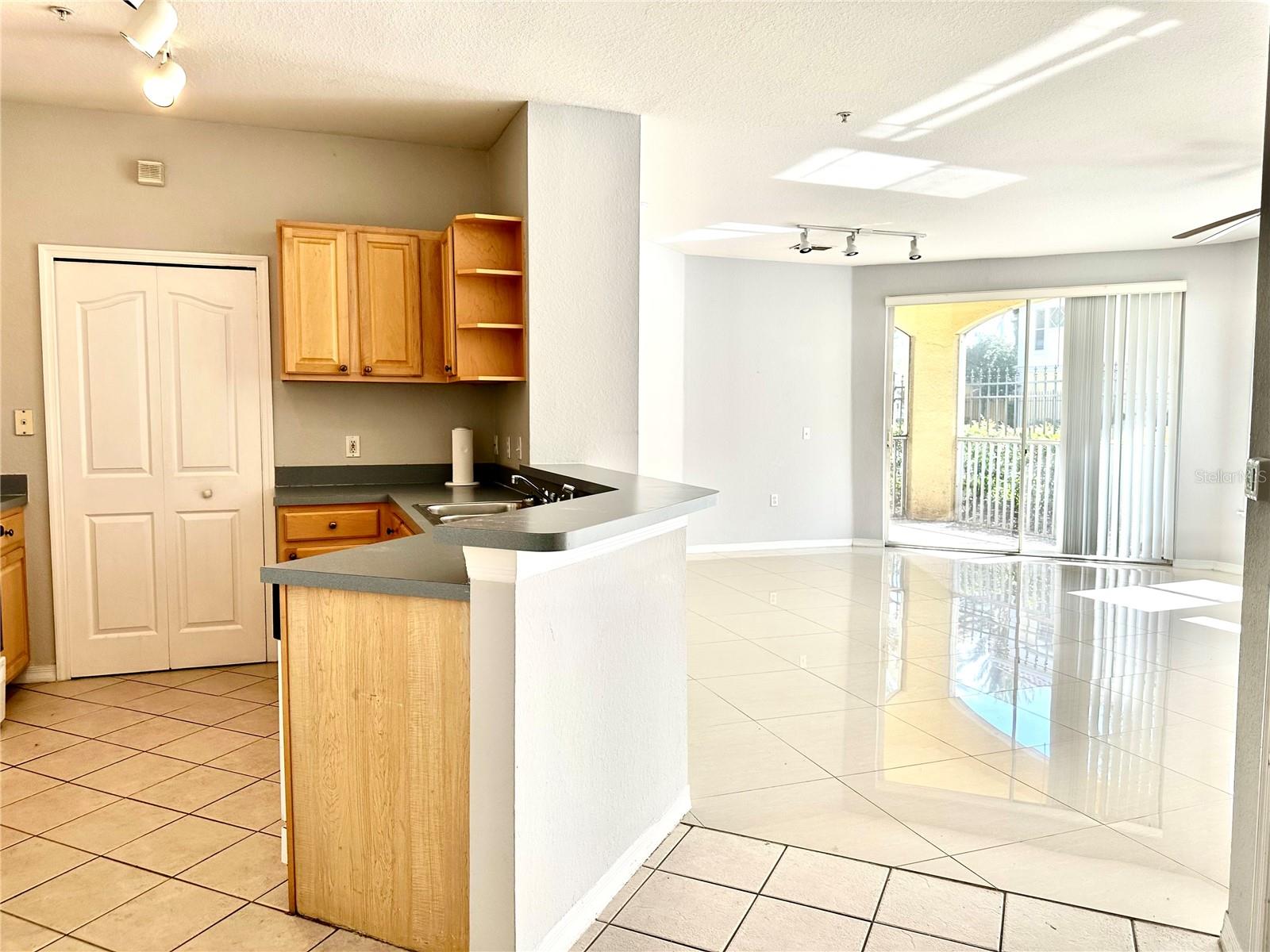 1150 LAKE SHADOW CIR #3102, MAITLAND, FL — photo 2