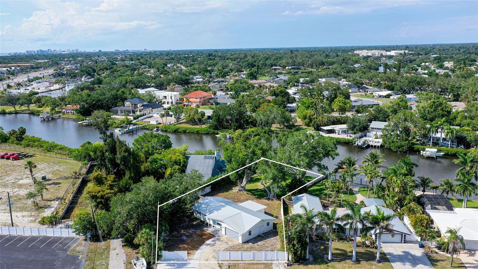 2103 LUSITANIA DR, SARASOTA, FL — photo 3
