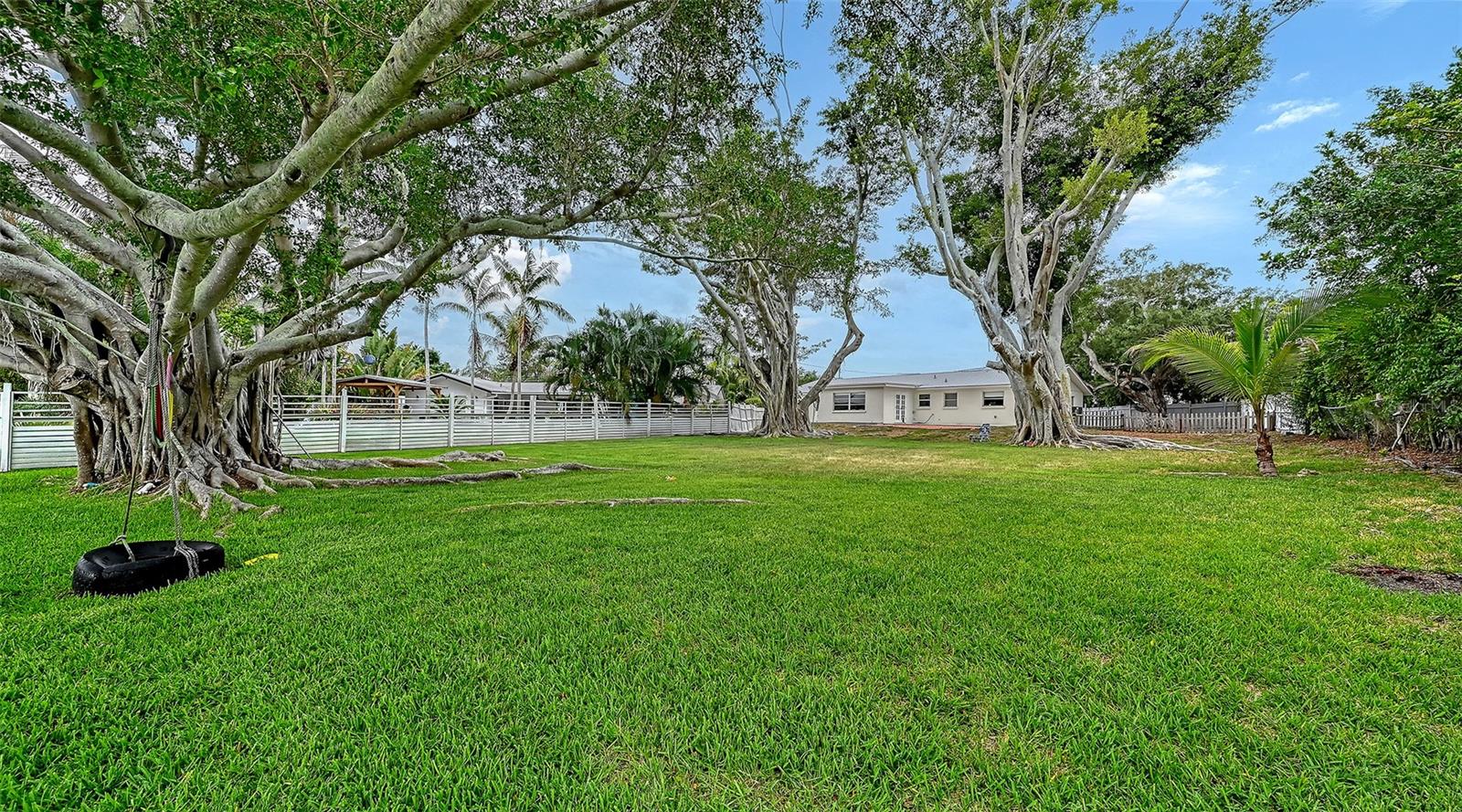 2103 LUSITANIA DR, SARASOTA, FL — photo 39