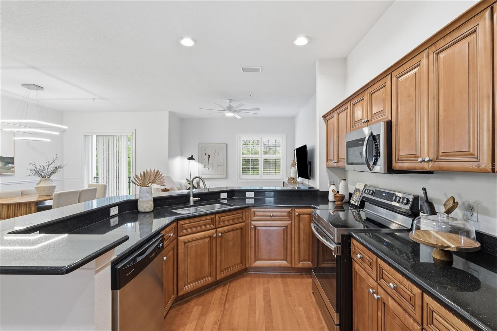11516 BELLAMAR ST, TAMPA, FL — photo 8
