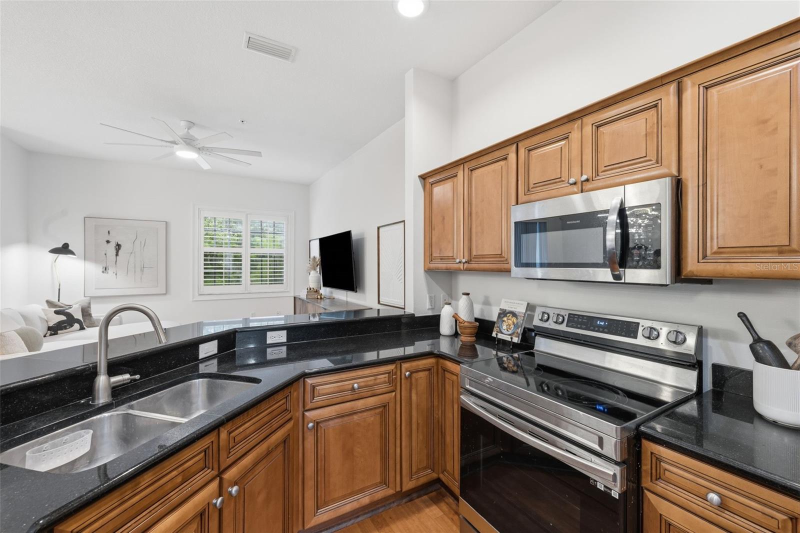 11516 BELLAMAR ST, TAMPA, FL — photo 9