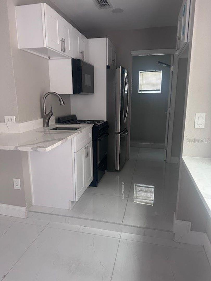 2726 MIAMI TER #B, KISSIMMEE, FL — photo 8