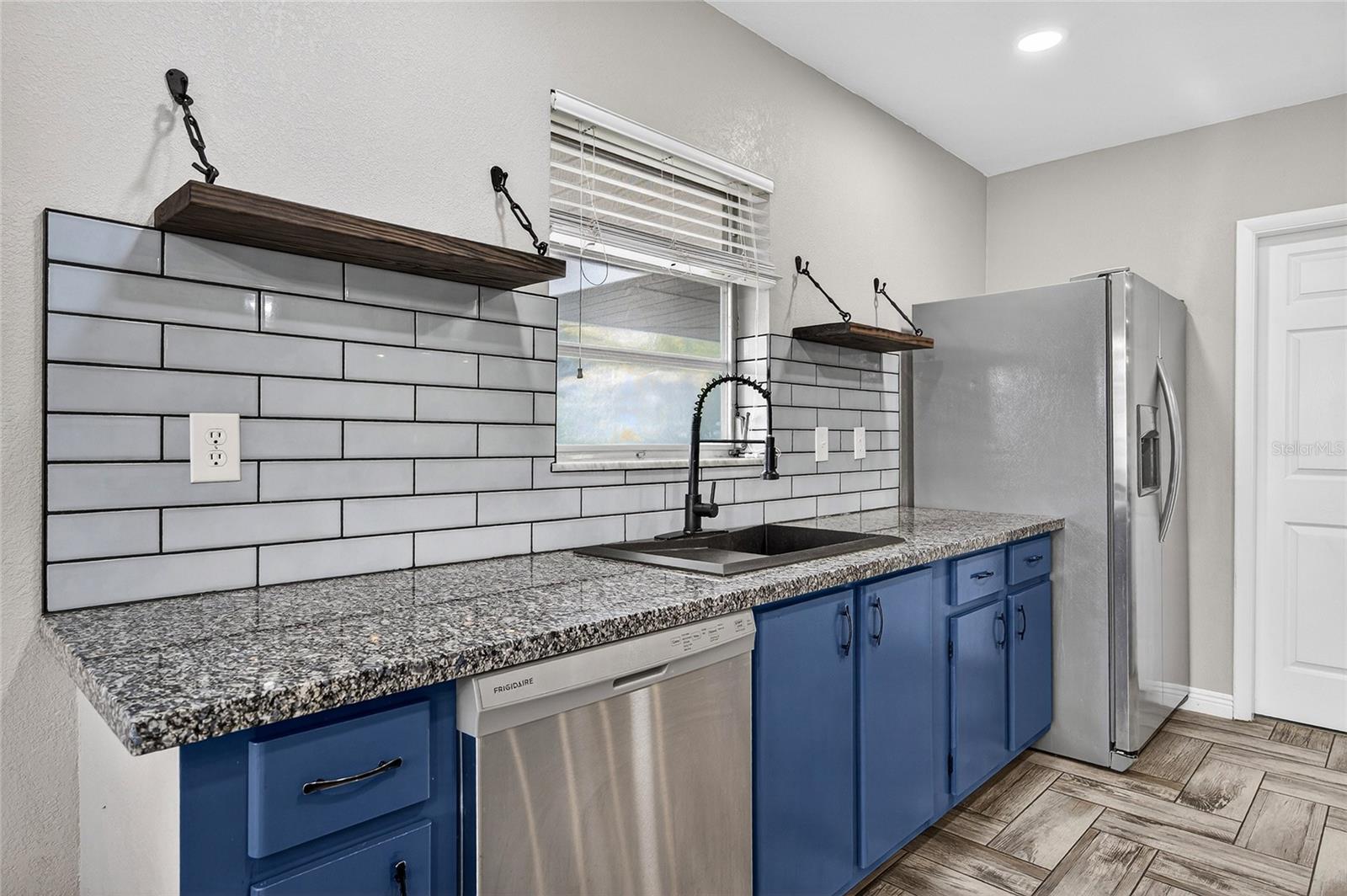 337 COLGAN AVE SE, PORT CHARLOTTE, FL — photo 7