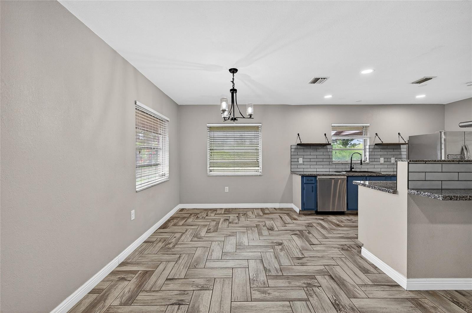 337 COLGAN AVE SE, PORT CHARLOTTE, FL — photo 16