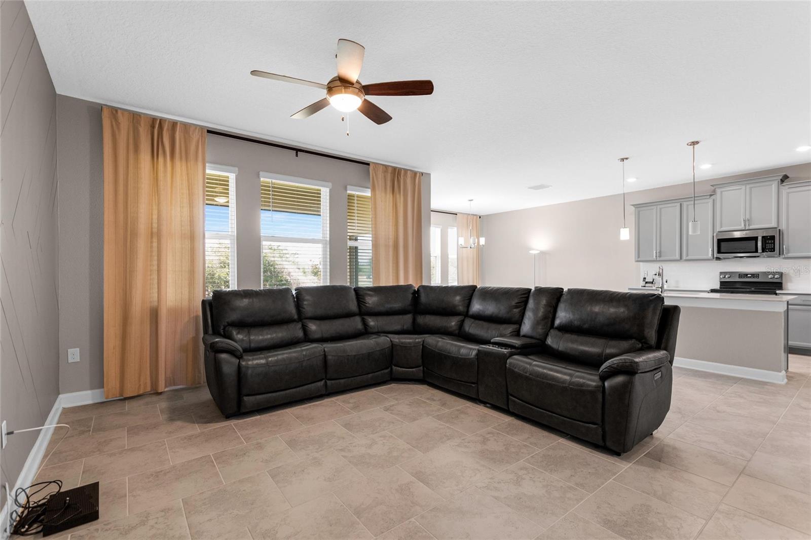 8833 BETH PAGE LN, DAVENPORT, FL — photo 9